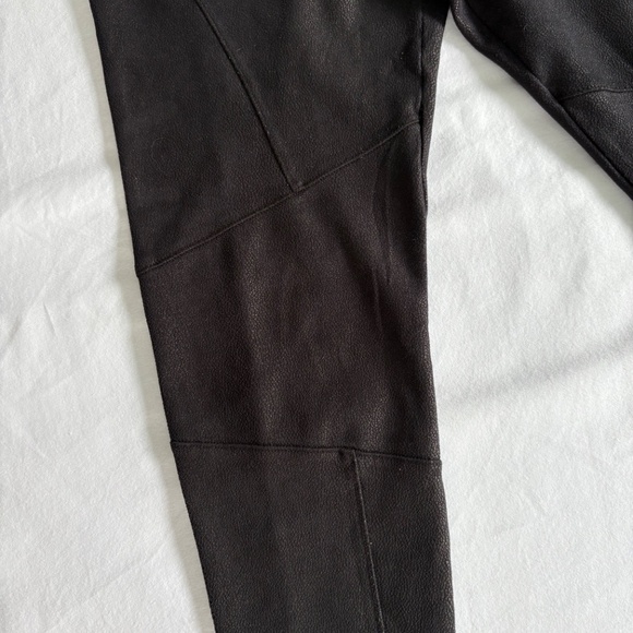 Splendid Women’s Black Patchwork Speckled Cracked Coated Leggings - Size M. - Picture 7 of 11